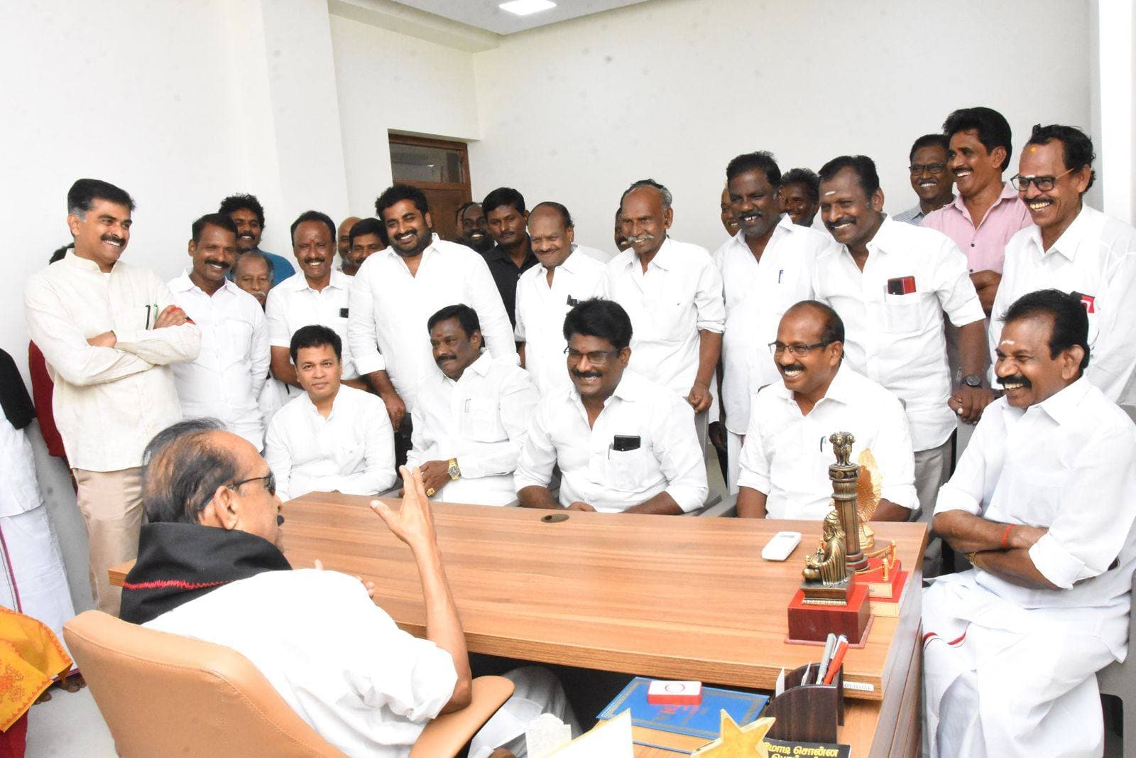 தலைவர் வைகோ திருச்சி நாடாளுமன்ற அலுவலகத்திற்கு வருகை